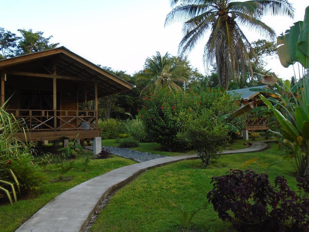 J And H Garden Cabinas Bocas Town Exterior foto